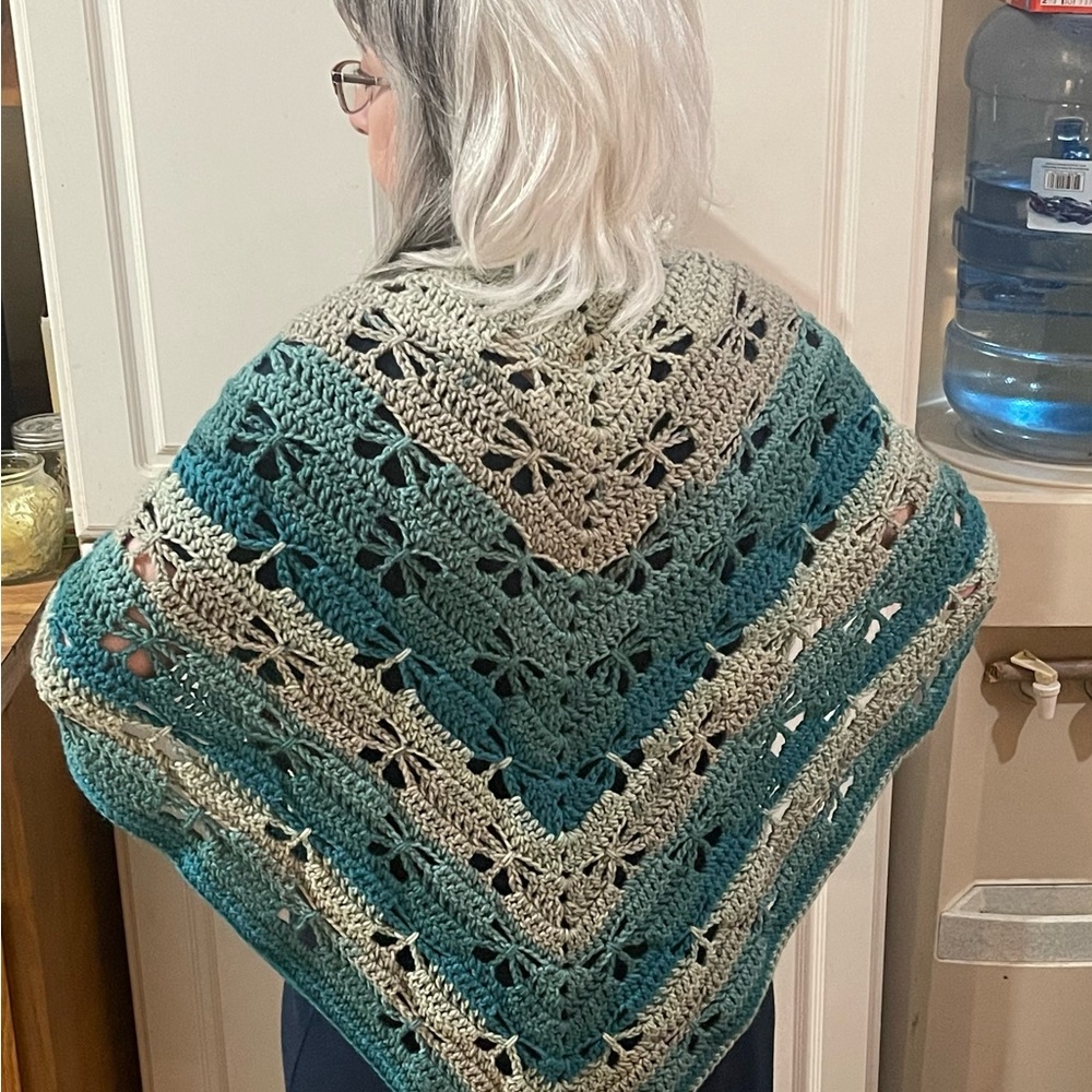 Butterfly Shawl - Picture 2 of 2